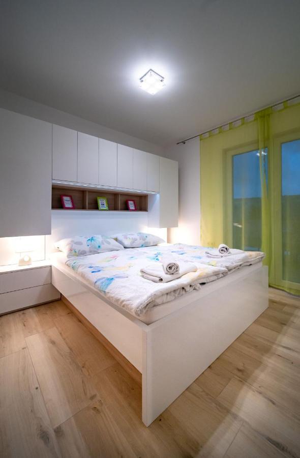 Apartments Arbis Lopar Exterior photo
