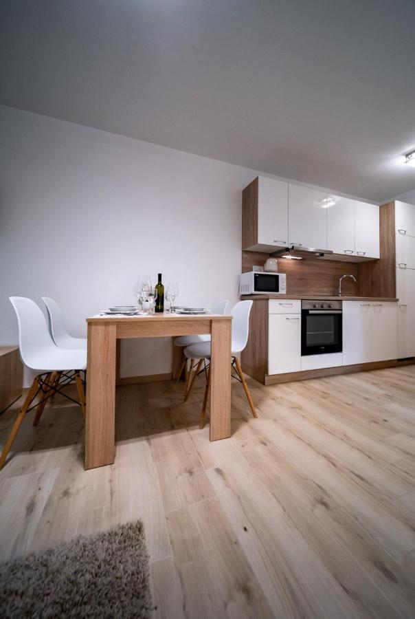 Apartments Arbis Lopar Exterior photo