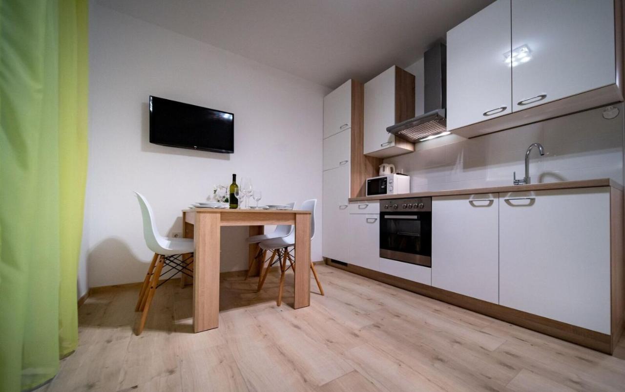 Apartments Arbis Lopar Exterior photo