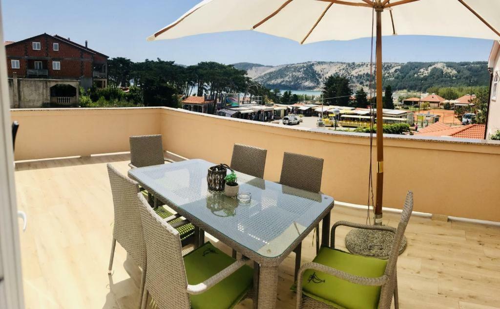 Apartments Arbis Lopar Exterior photo